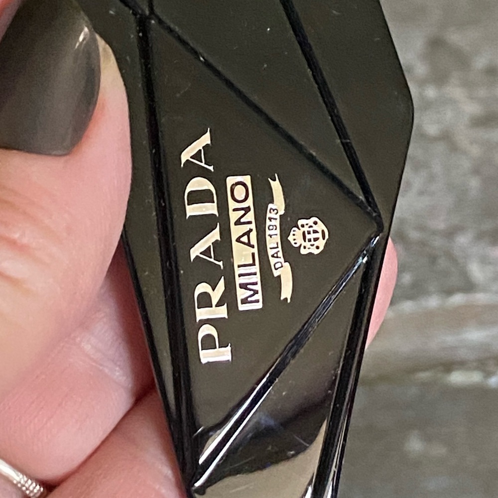 NWT Prada sunglasses,numbered,logo,case/accessories,registration card - Picture 10 of 14